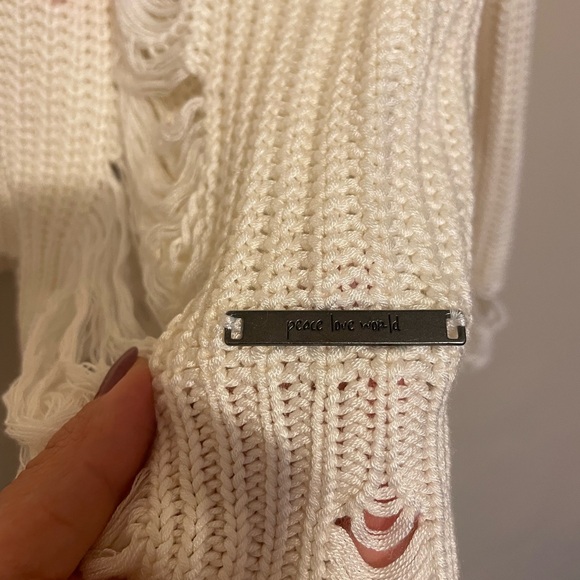 Peace Love World amor destructed sweater size medium - Picture 3 of 8